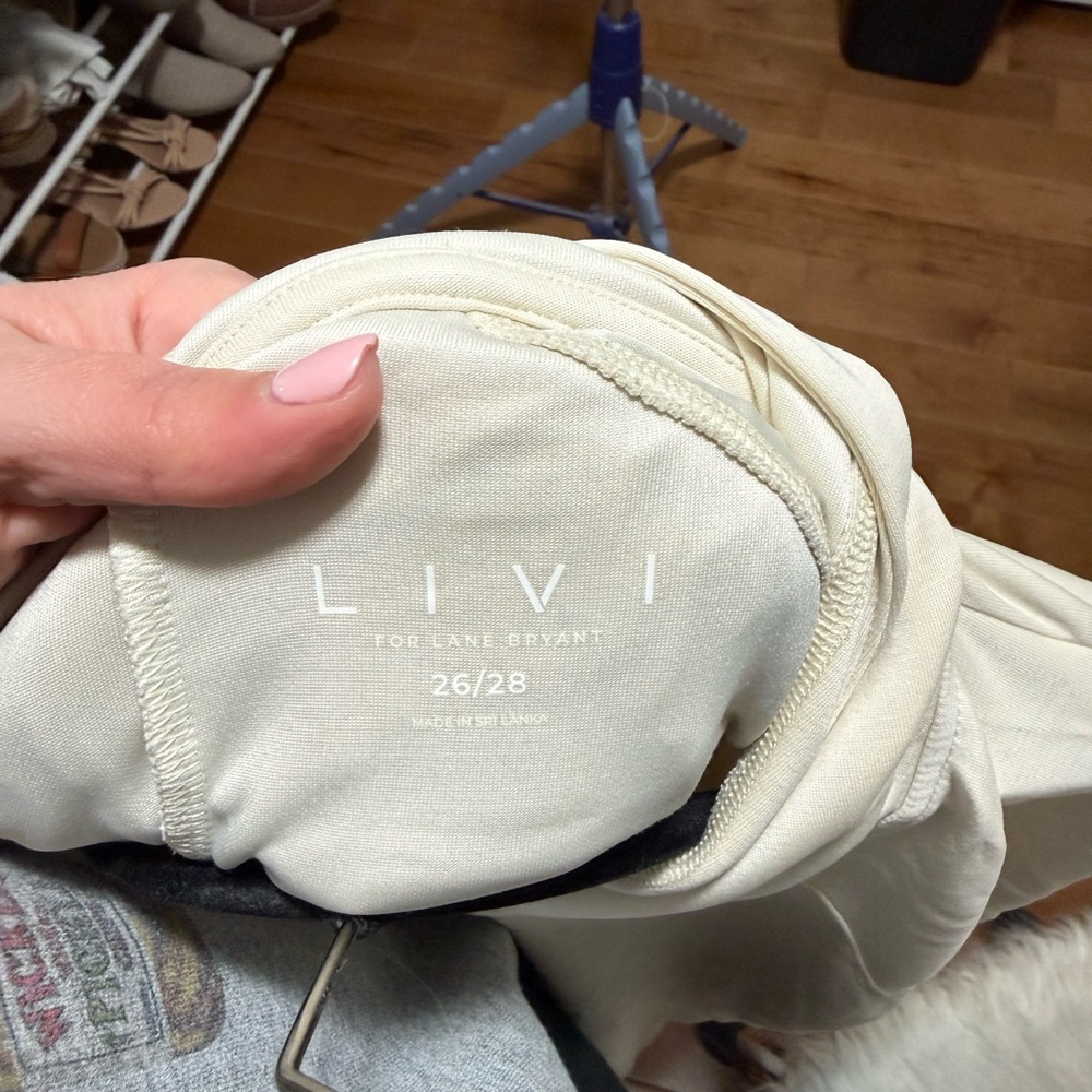 LIVI Active Size 26/28- Cream Hooded Sweatshirt - Picture 5 of 5